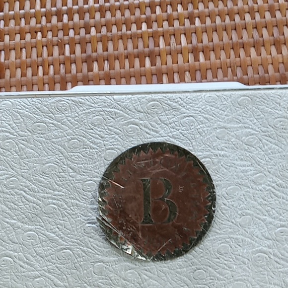 Ladies Bulova watch in box, 10 kt. Gold Lady Bulova Petite - Picture 3 of 16